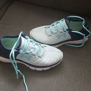 Under Armour tennis shoes